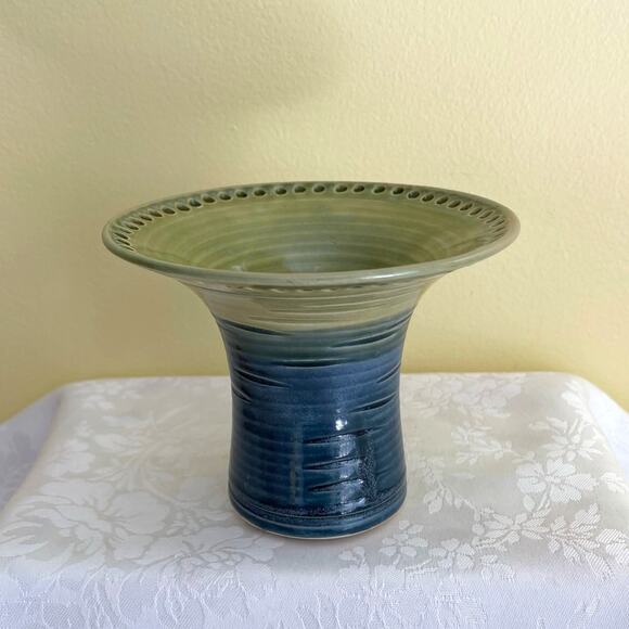 Studio Art Pottery Wide Pierced Rim Vase Earring Holder Signed - Picture 8 of 12